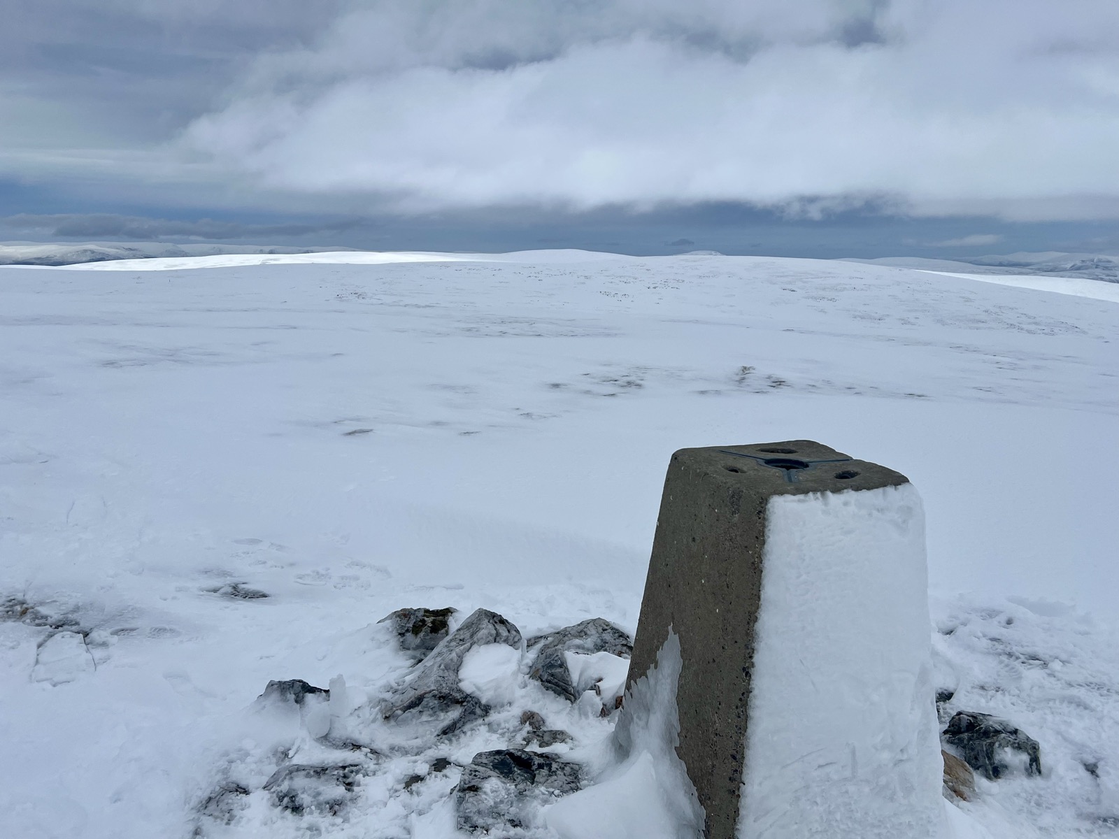 A’Bhuidheanach Bheag summit